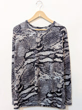 114 Girls Cute Sweatshirt – Winter Fashion Pakistan - velnoor