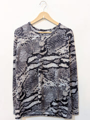 114 Girls Cute Sweatshirt – Winter Fashion Pakistan - velnoor