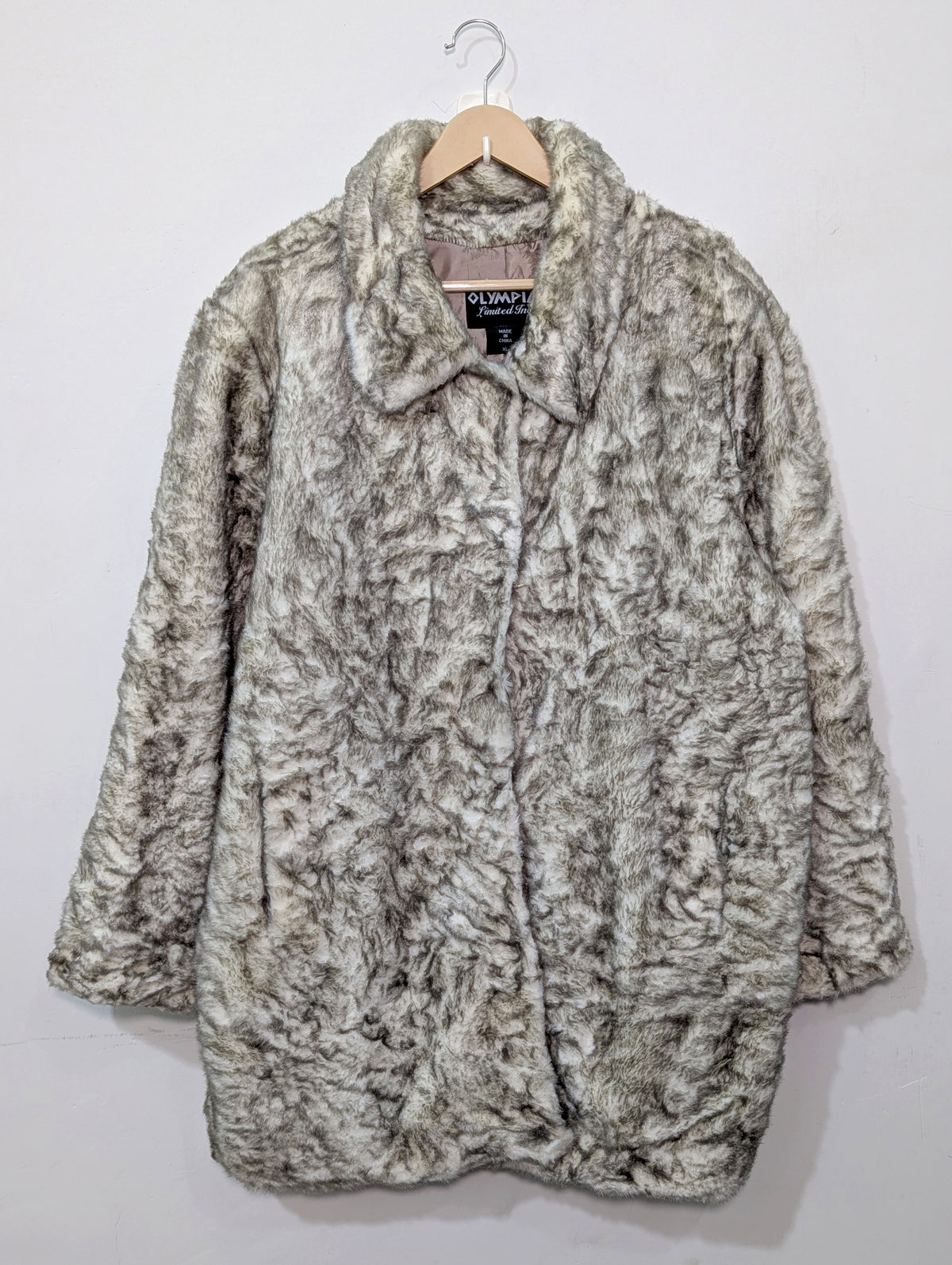 261 Imported Winter Fur Coat – Premium Outerwear Collection Pakistan | Velnoor