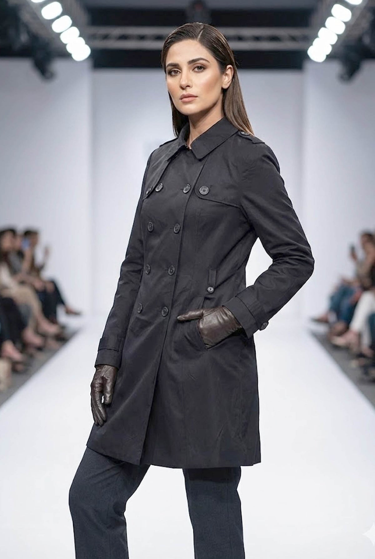 1860 Women's Stylish Winter Coat | Elegant Warmth Pakistan - Velnoor