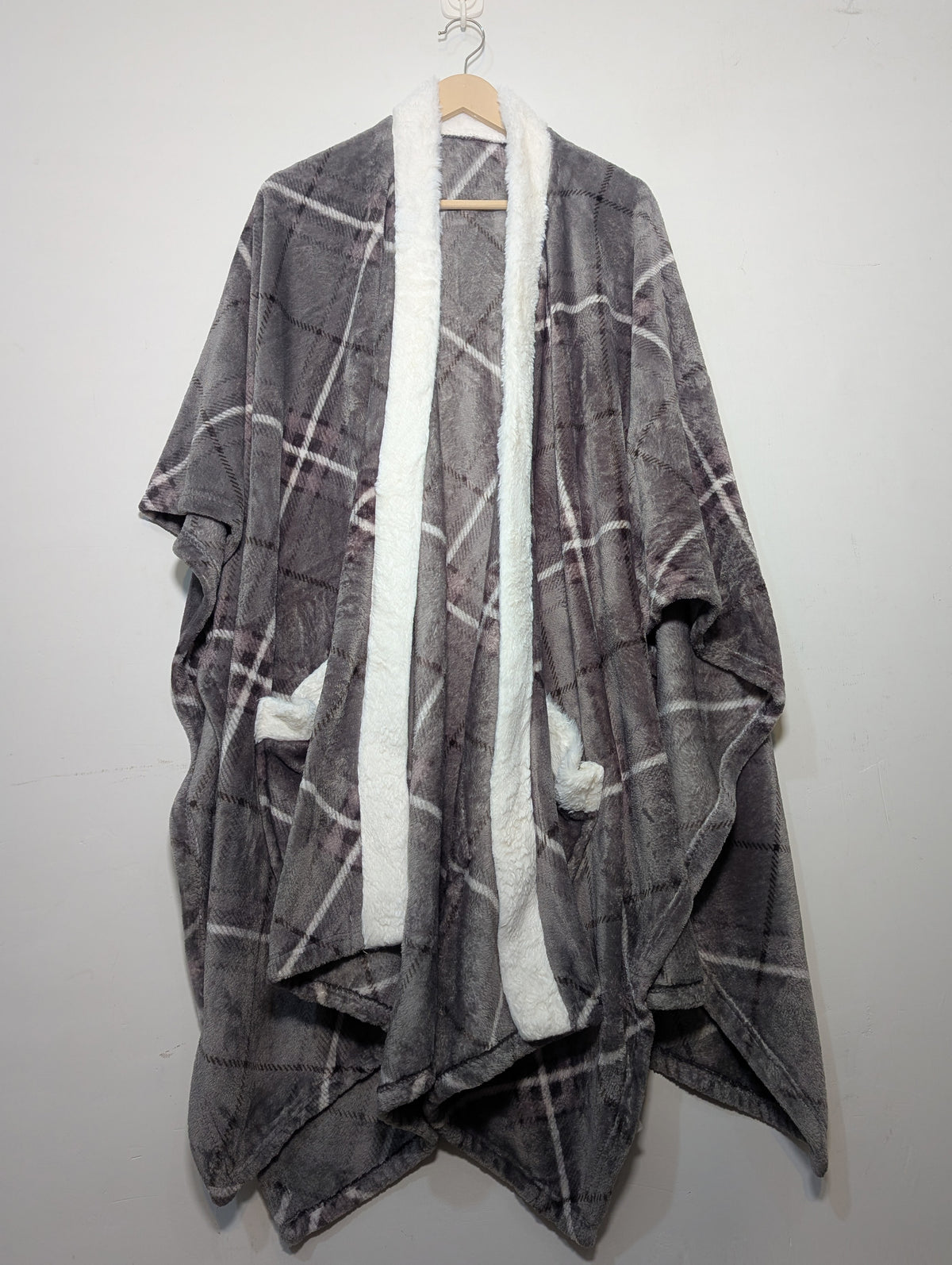 060 Premium Quality Wool Shawl Stylish Women’s Winter Accessory Pakistan-velnoor