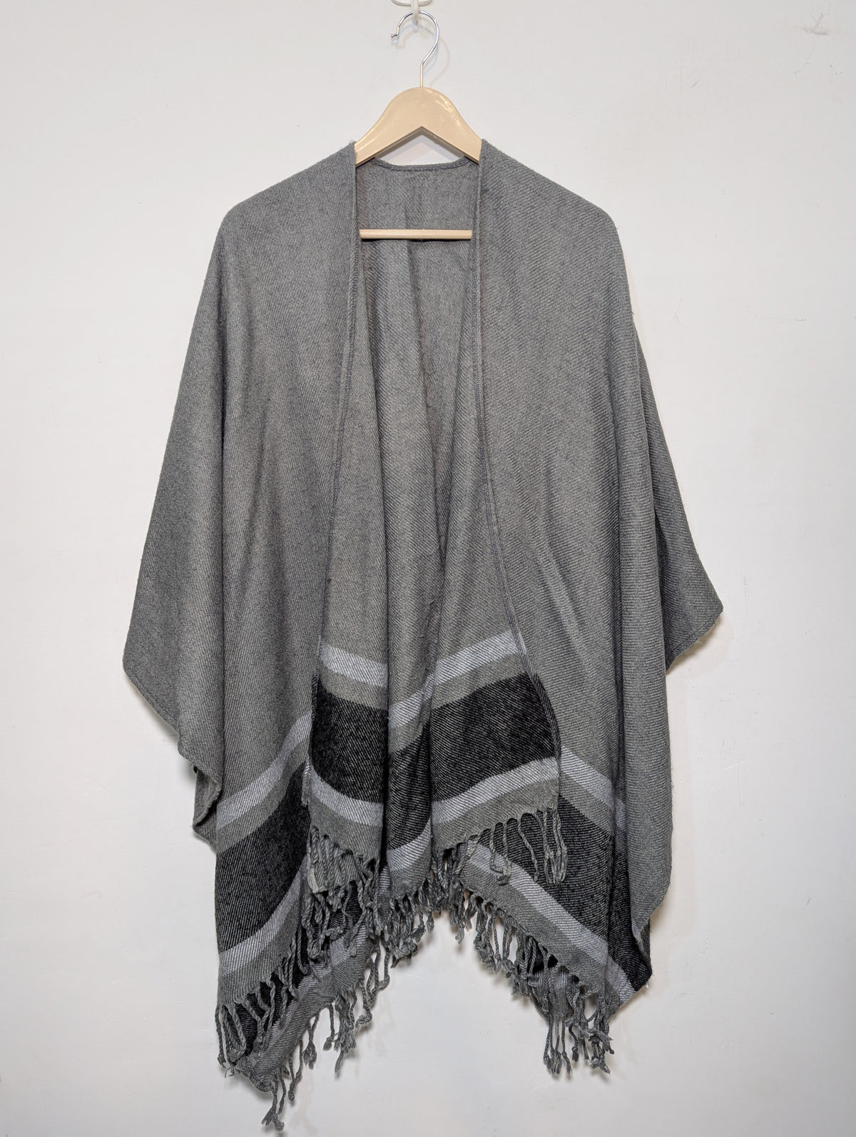304 Elegant Cashmere Feel Shawl – Imported Design Pakistan-Velnoor