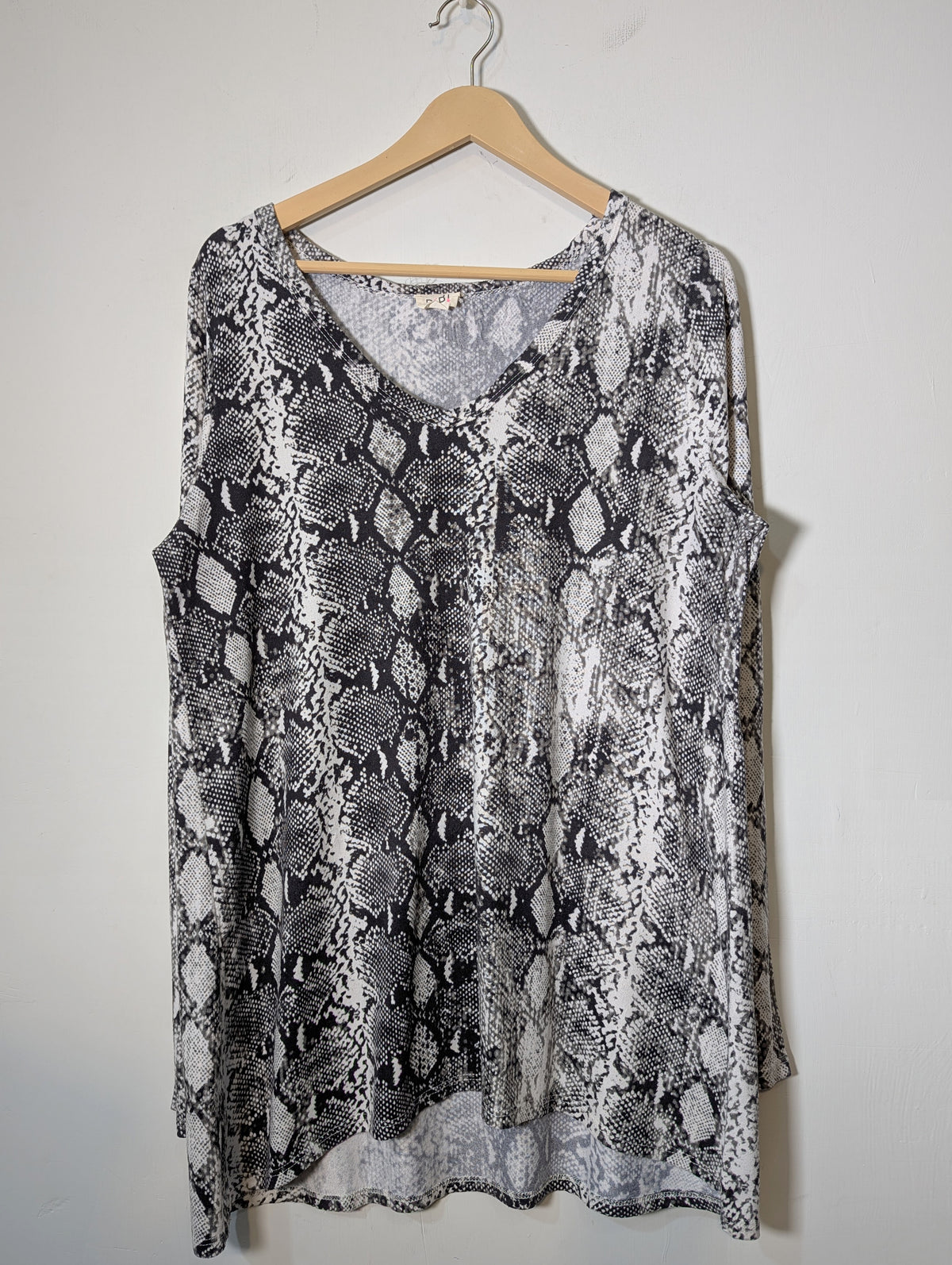 141  Cozy Top for Girls – Shop Online Pakistan – Velnoor