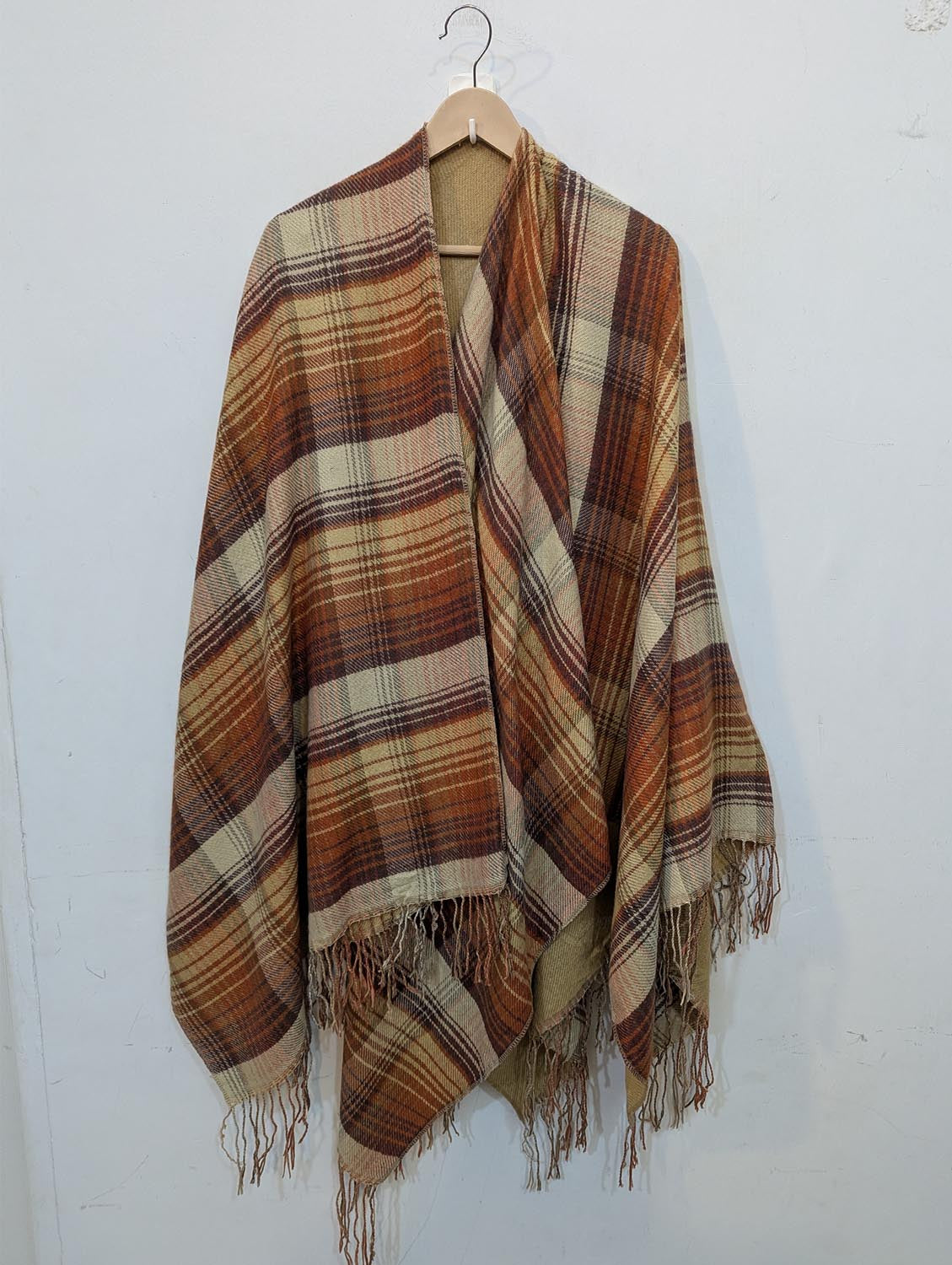 1360 Luxury Women’s Shawl – Imported Wool Design Available in Pakistan -velnoor
